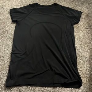 Size 10 lululemon swiftly tech t shirt! Black and barely worn!